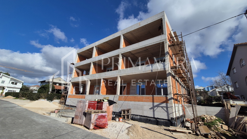 Zadar&sol;Crvene ku&cacute;e&comma; novogradnja&comma; jednosobni stan S1&comma; prizemlje