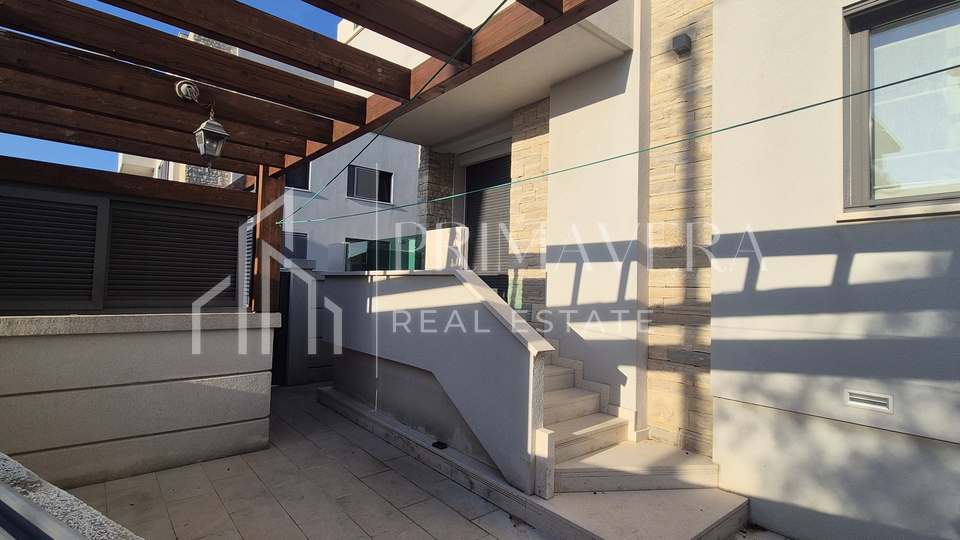 A three bedroom apartment with a garden&comma; Zadar&sol;Mocire&comma; 88&comma;62 m2