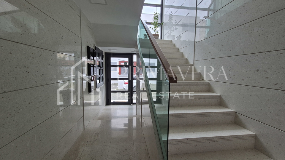 A three bedroom apartment with a garden&comma; Zadar&sol;Mocire&comma; 88&comma;62 m2