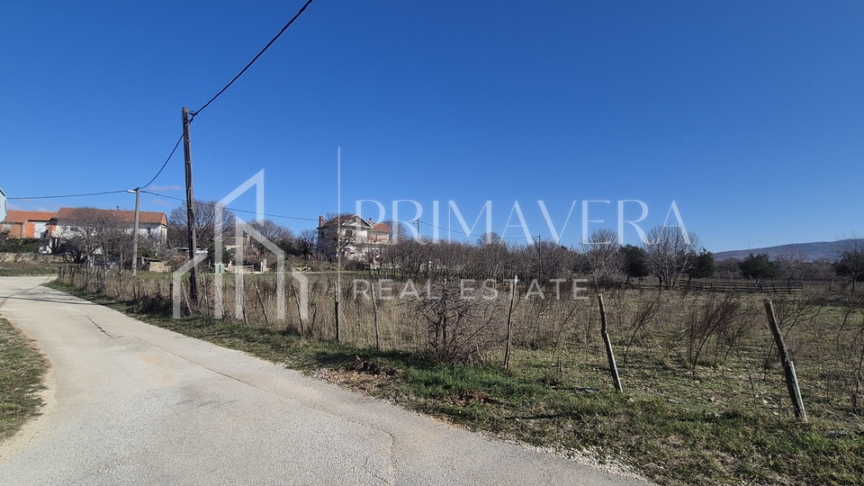 Pridraga&comma; gra&dstrok;evinsko zemlji&scaron;te&comma; 1000 m2