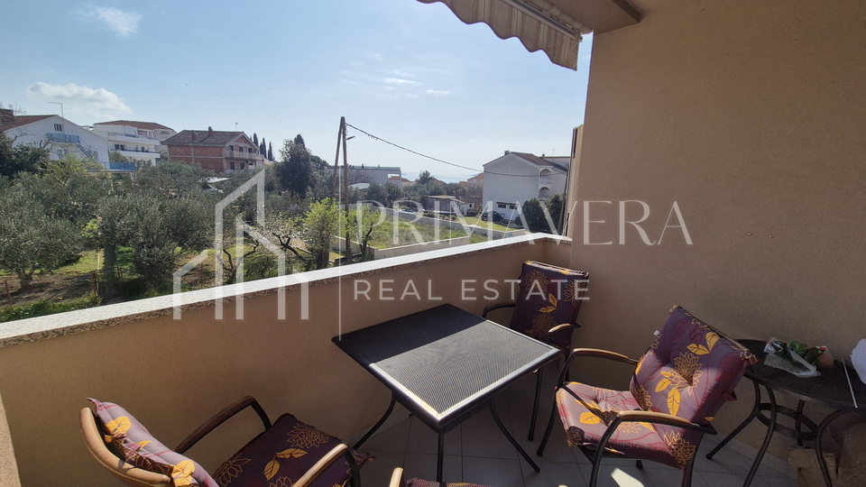 Pako&scaron;tane&comma; dvosobni stan s pogledom na more&comma; namje&scaron;ten&comma; 65 m2