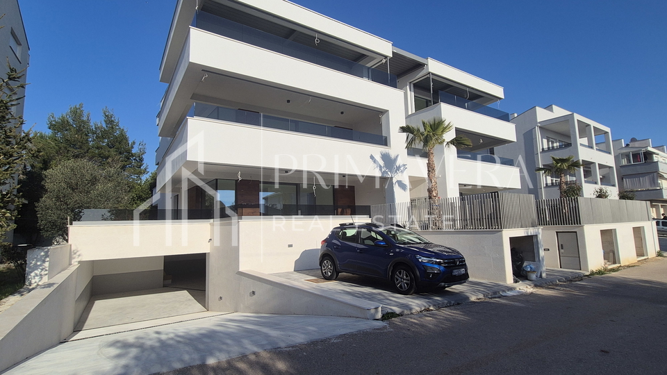 Zadar&sol;Diklo&comma; novogradnja&comma; luksuzan penthouse s krovnom terasom&comma; S6