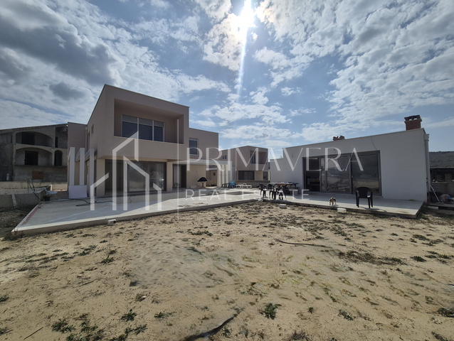 Luxury villa with pool with sea view, only 50 from the sea