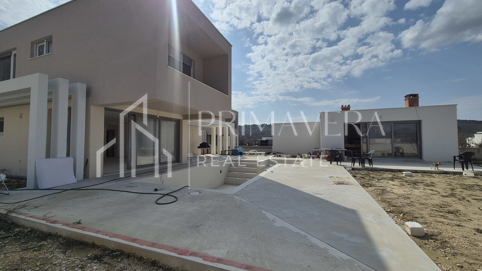 Luxury villa with pool with sea view&comma; only 50 from the sea
