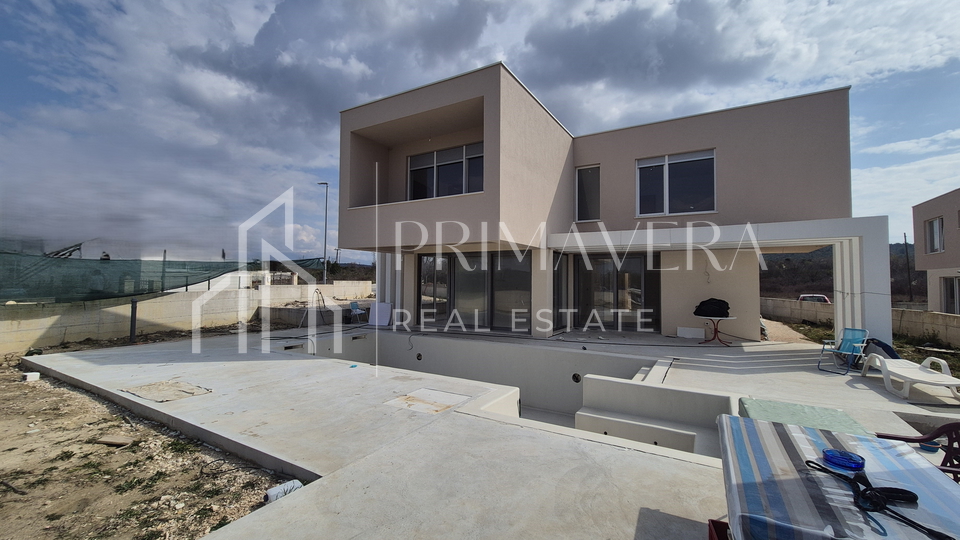 Luxury villa with pool with sea view&comma; only 50 from the sea
