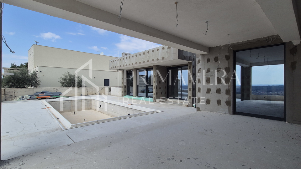 Luksuzna vila s bazenom i pogledom na more&comma; Podvr&scaron;je&comma; Ra&zcaron;anac