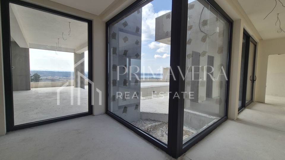 Luksuzna vila s bazenom i pogledom na more&comma; Podvr&scaron;je&comma; Ra&zcaron;anac