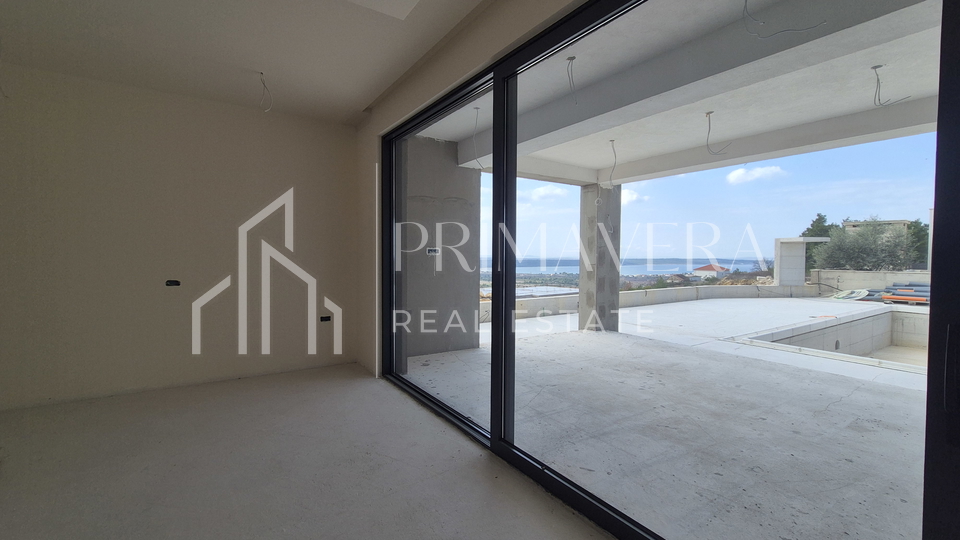 Luksuzna vila s bazenom i pogledom na more&comma; Podvr&scaron;je&comma; Ra&zcaron;anac