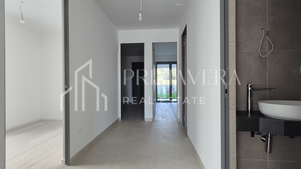 Zadar&sol;Diklo&comma; new building&comma; a luxury three bedroom apartment&comma; 1st floor&comma; S4