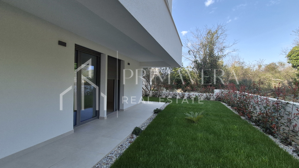 Zadar&sol;Diklo&comma; new building&comma; a luxury three bedroom apartment&comma; 1st floor&comma; S4