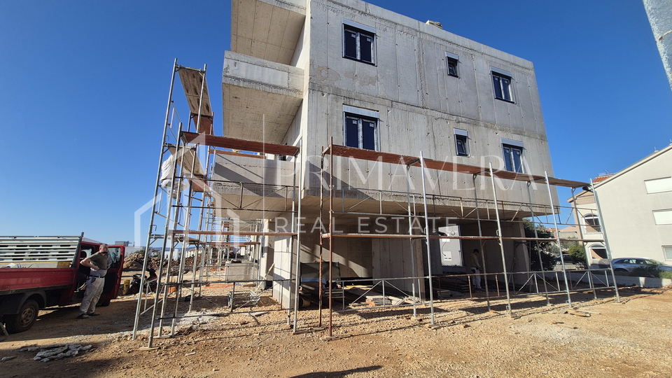 Zadar - Plovanija&comma; novogradnja&comma; jednosoban stan u prizemlju s vrtom&comma; S2