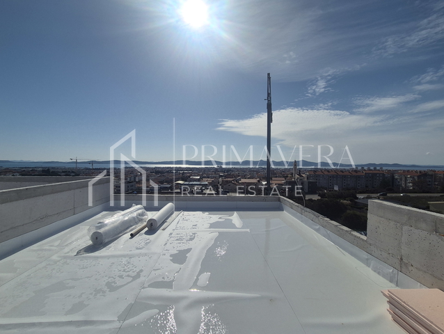 Zadar/Bili brig, novogradnja, dvosoban stan s krovnom terasom i pogledom na more, S9