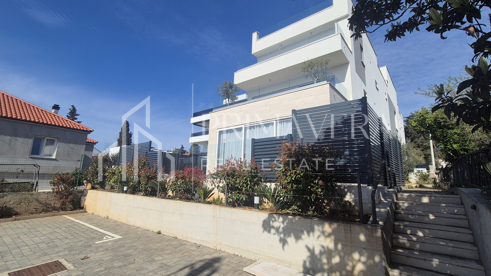 Zadar&sol;Diklo&comma; trosobni penthouse s krovnom terasom