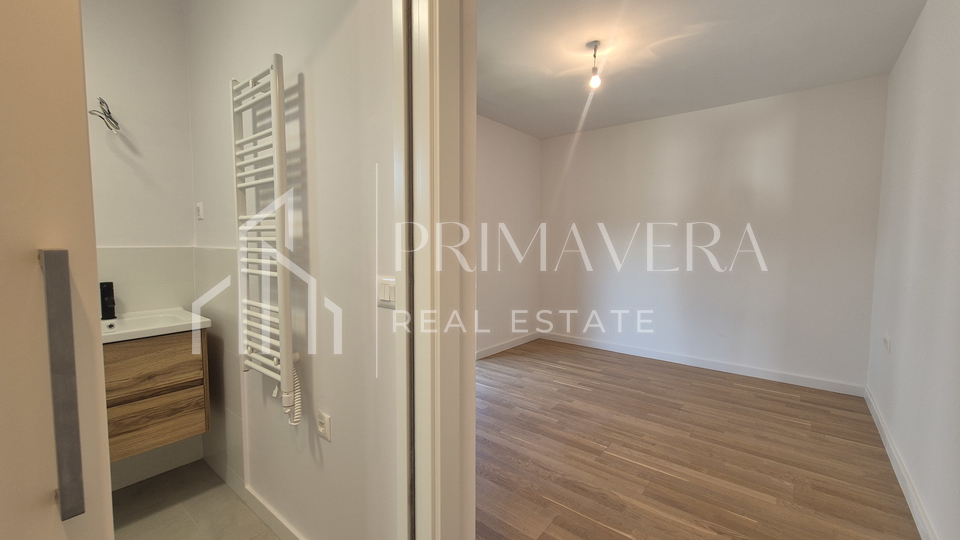 Zadar&sol;Diklo&comma; trosobni penthouse s krovnom terasom