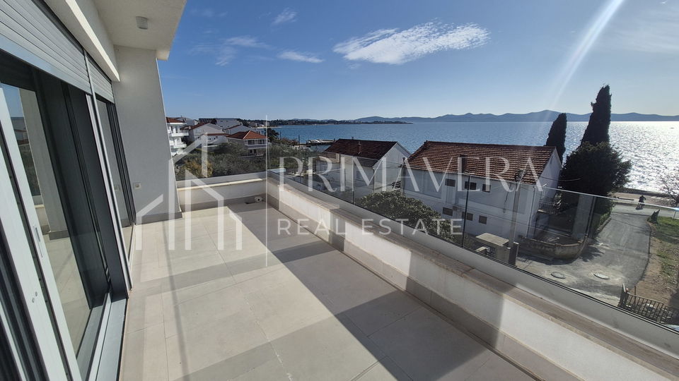 Zadar&sol;Diklo&comma; trosobni penthouse s krovnom terasom