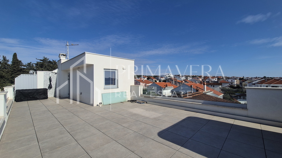 Zadar&sol;Diklo&comma; trosobni penthouse s krovnom terasom