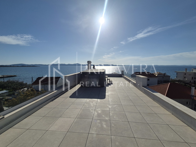 Zadar/Diklo, trosobni penthouse s krovnom terasom