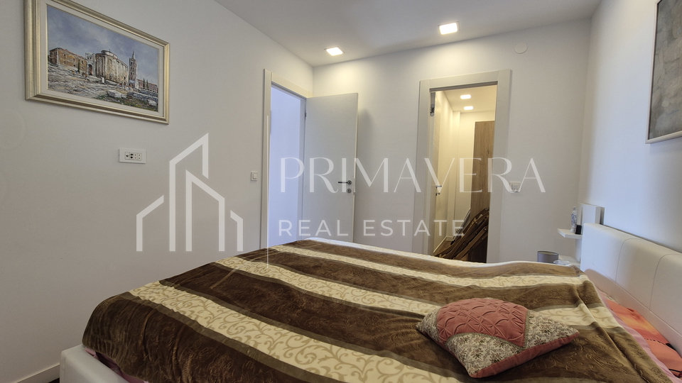 Zadar - Borik&comma; namje&scaron;ten trosoban stan s gara&zcaron;om i pogledom na more