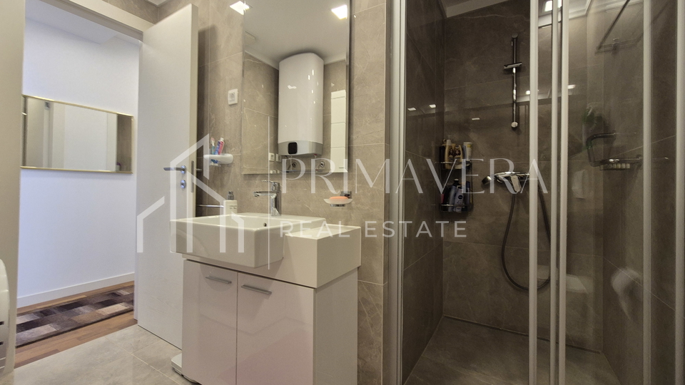 Zadar - Borik&comma; namje&scaron;ten trosoban stan s gara&zcaron;om i pogledom na more