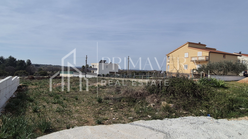 Poljica Brig&comma; gra&dstrok;evinsko zemlji&scaron;te s projektom za ku&cacute;u s bazenom