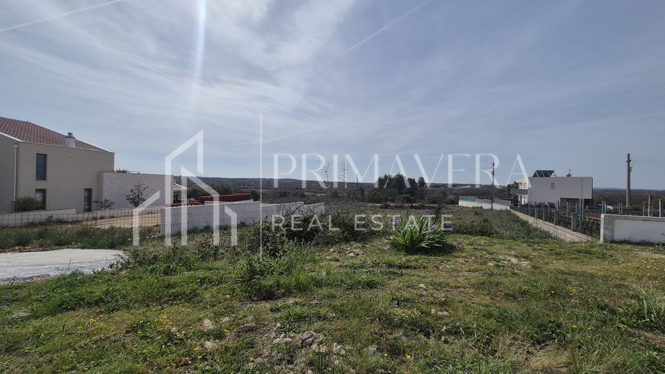 Poljica Brig&comma; gra&dstrok;evinsko zemlji&scaron;te s projektom za ku&cacute;u s bazenom