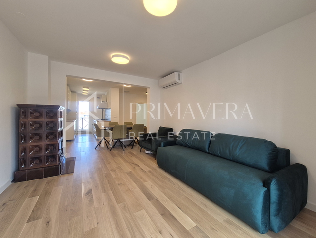 Zadar - Bili brig, potpuno renoviran komforni dvosobni stan, 74 m2