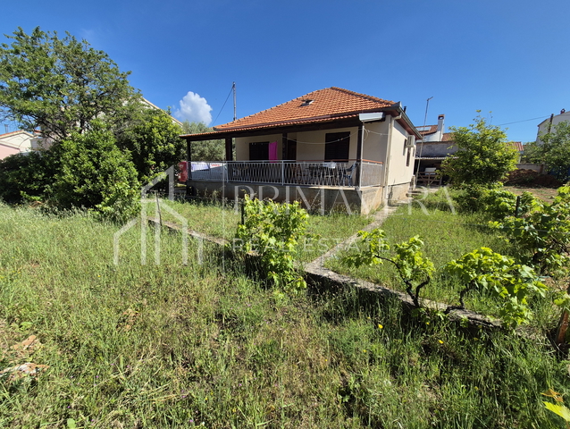 Vidikovac, prizemnica s garažom na izvrsnoj lokaciji