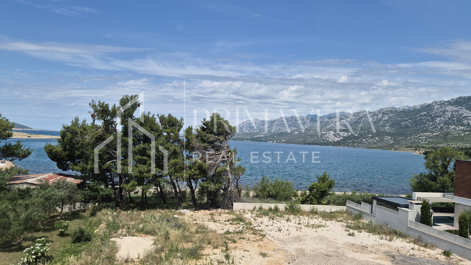 Rovanjska&comma; novogradnja drugi red od mora&comma; trosoban stan s pogledom na more