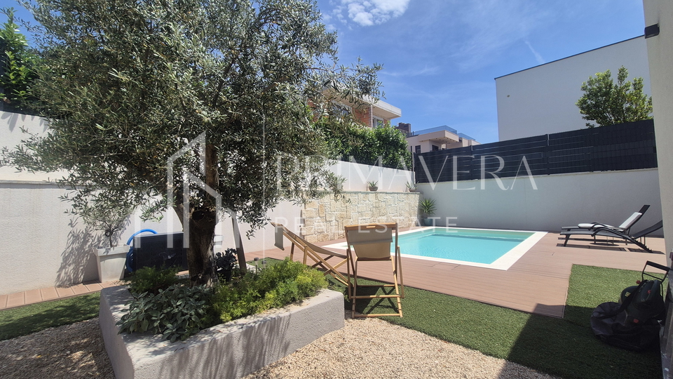 Sveti Filip i Jakov&comma; a duplex house with a pool