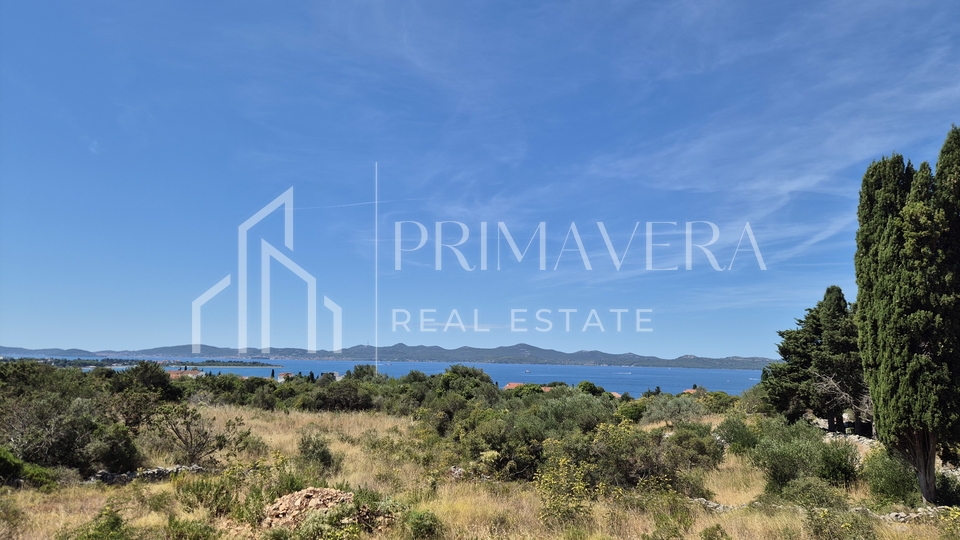DIKLO &ndash; Gra&dstrok;evinsko zemlji&scaron;te 1&period;580 m&sup2; s panoramskim pogledom na more