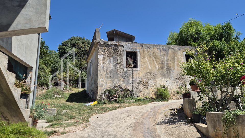 Banj&comma; otok Pa&scaron;man&comma; kompleks starih gra&dstrok;evina