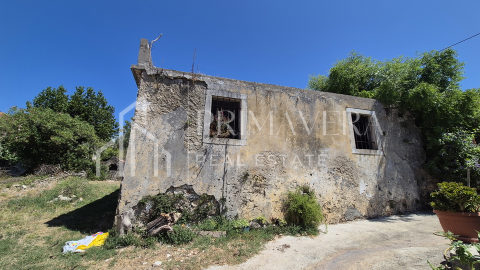 Banj&comma; otok Pa&scaron;man&comma; kompleks starih gra&dstrok;evina