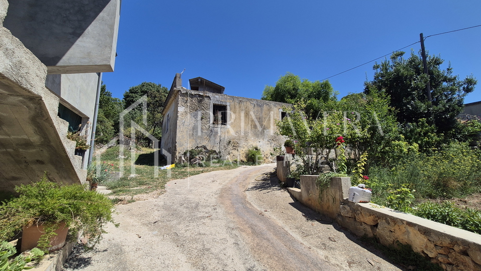 Banj&comma; otok Pa&scaron;man&comma; kompleks starih gra&dstrok;evina