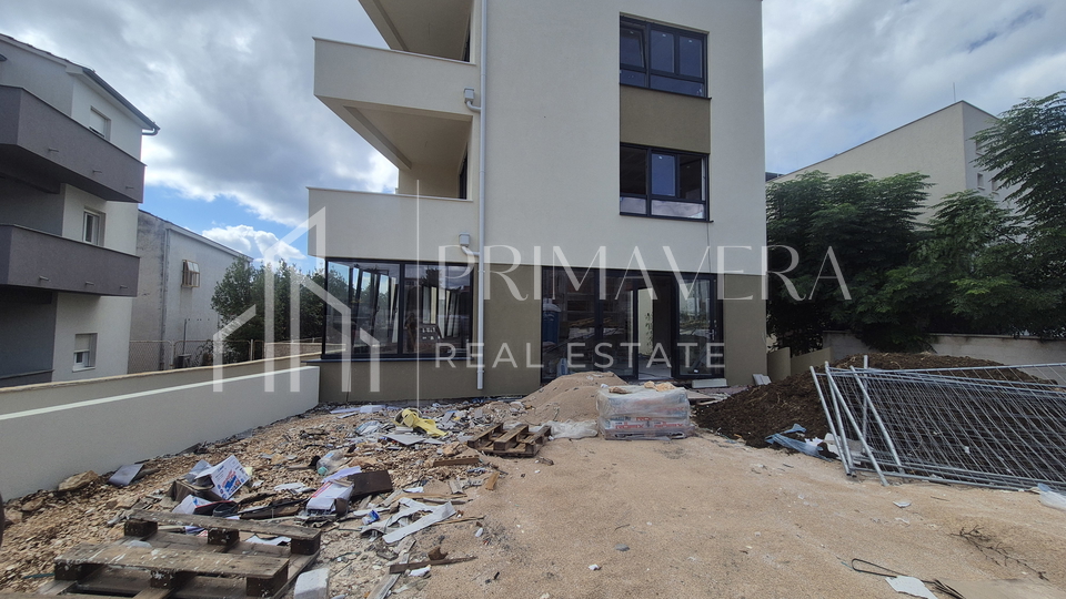 Commercial Property&comma; 102 m2&comma; For Sale&comma; Zadar - Belafu&zcaron;a
