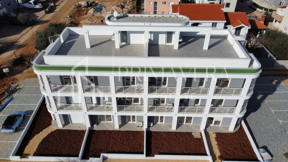 Zadar, Plovanija, penthouse with a roof terrace and a sea view, 121,83 m2