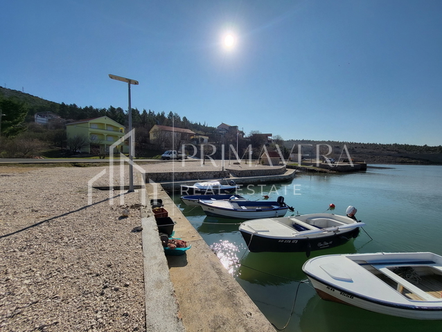 Rovanjska, Modrič, 1st row to the sea, house with 4 apartments