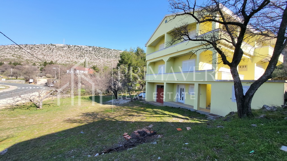 Rovanjska, Modrič, 1st row to the sea, house with 4 apartments