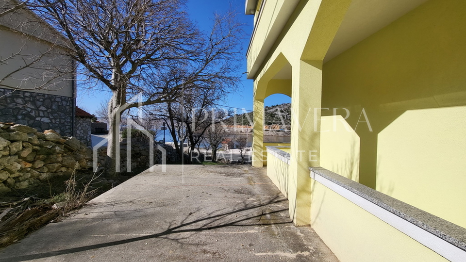 Rovanjska, Modrič, 1st row to the sea, house with 4 apartments