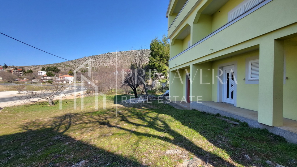 Rovanjska, Modrič, 1st row to the sea, house with 4 apartments