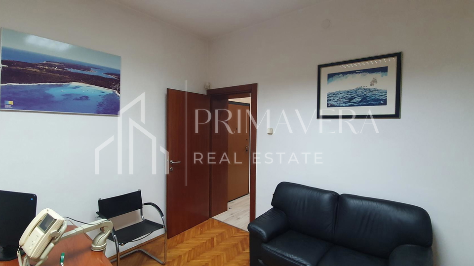 Zadar&sol;Poluotok&comma; stan na izvrsnoj lokaciji&comma; 39 m2