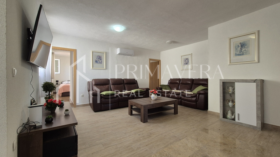 Maslenica, a three bedroom apartment with a beautiful sea view