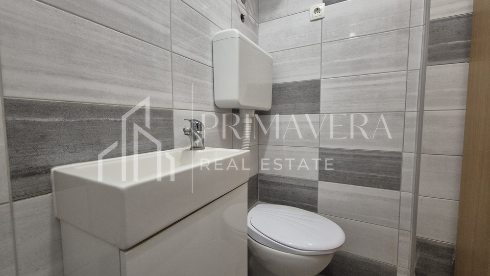 Maslenica, a three bedroom apartment with a beautiful sea view