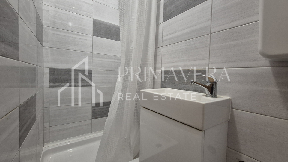 Maslenica, a three bedroom apartment with a beautiful sea view