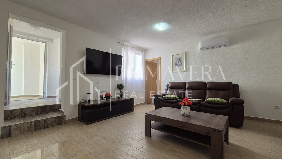 Maslenica, a three bedroom apartment with a beautiful sea view