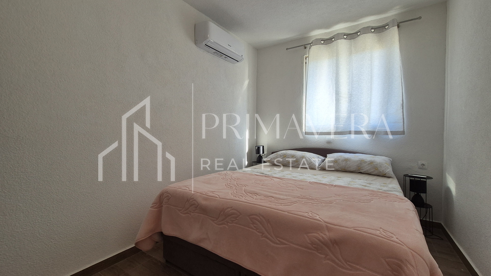 Maslenica, a three bedroom apartment with a beautiful sea view