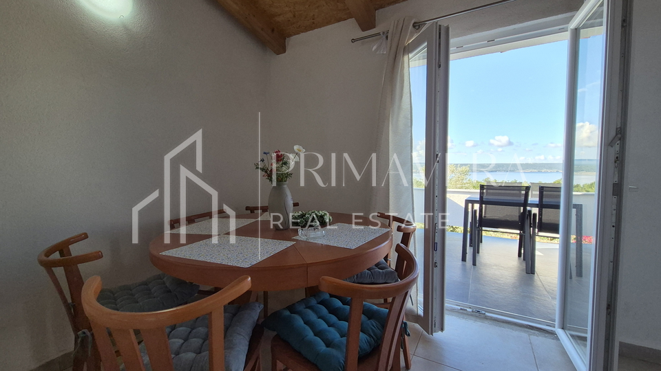 Maslenica, a three bedroom apartment with a beautiful sea view