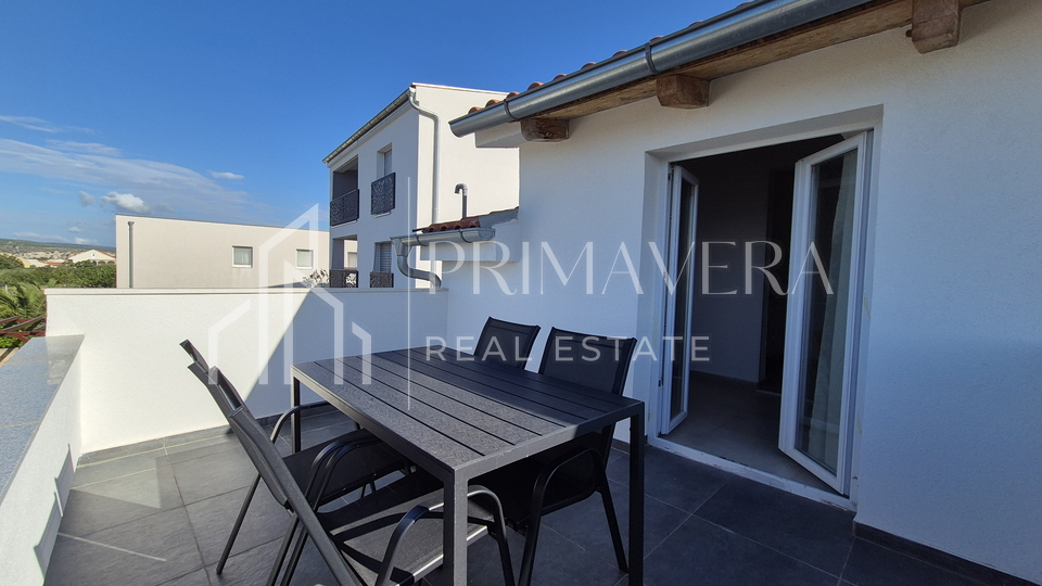 Maslenica, a three bedroom apartment with a beautiful sea view