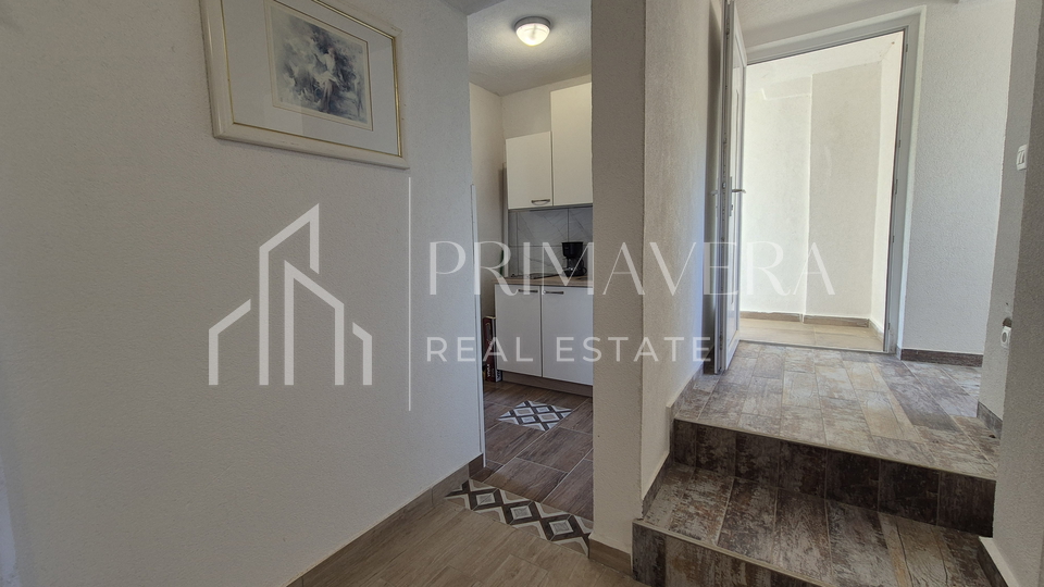 Maslenica, a three bedroom apartment with a beautiful sea view