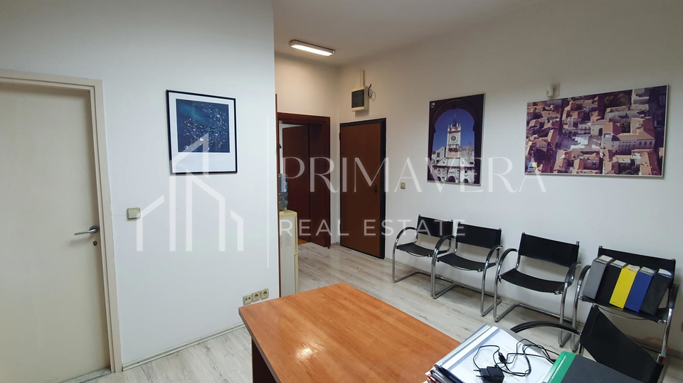 Zadar&sol;Poluotok&comma; stan na izvrsnoj lokaciji&comma; 39 m2