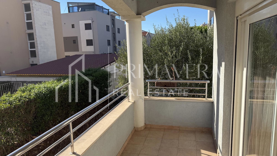 Vi&scaron;njik&comma; komforan dvosoban stan na visokom prizemlju&comma; 85 m2